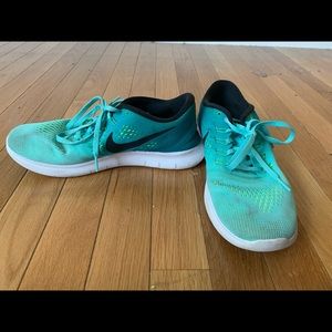 Women's Size 8 Nike Running Shoes